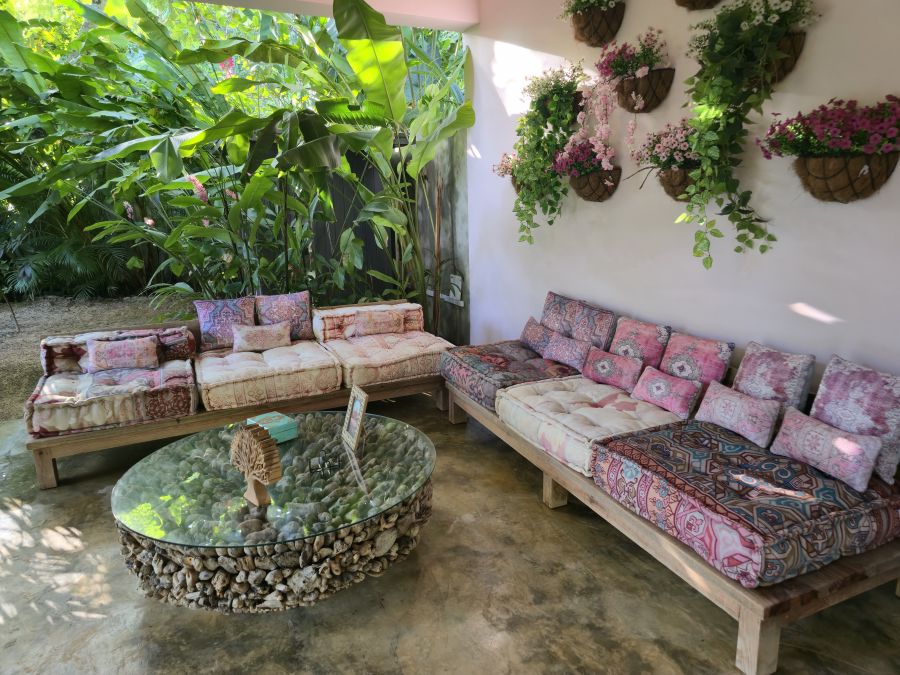 Boho lounge, day