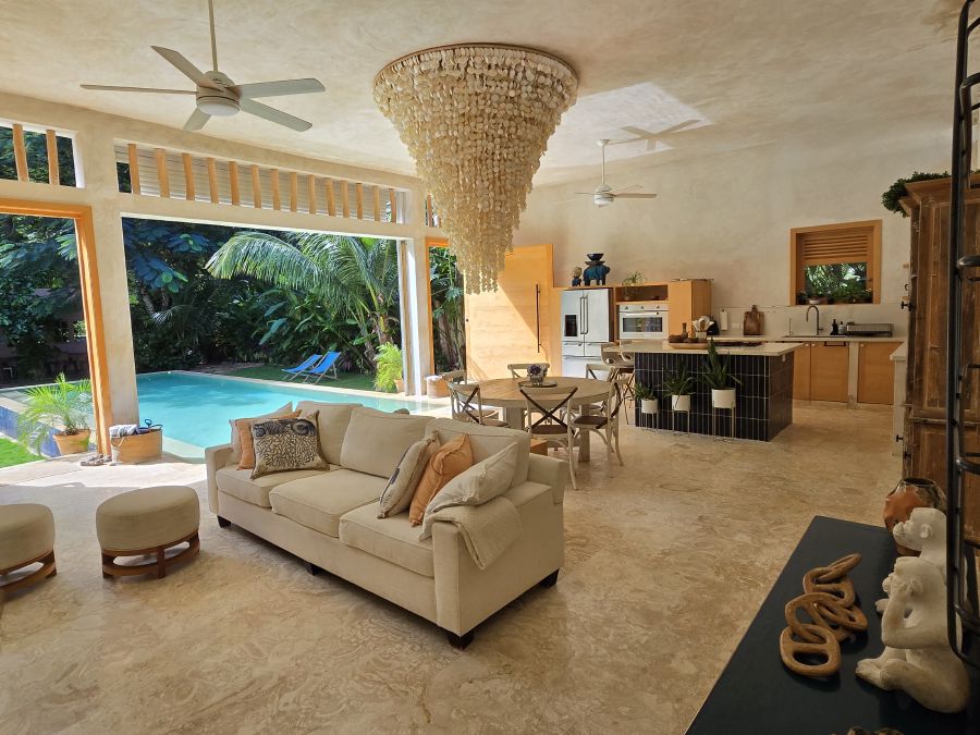 Great room, pool view