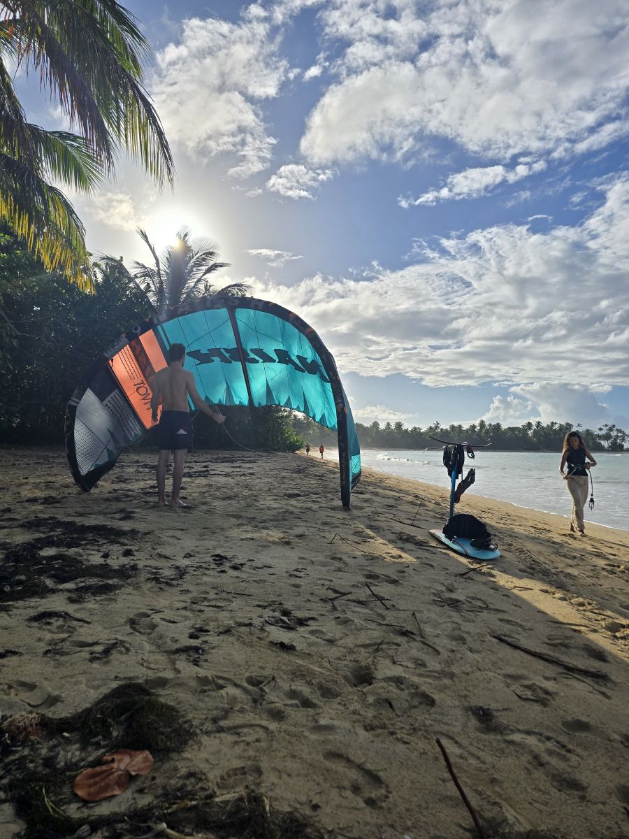 Kitesurfing